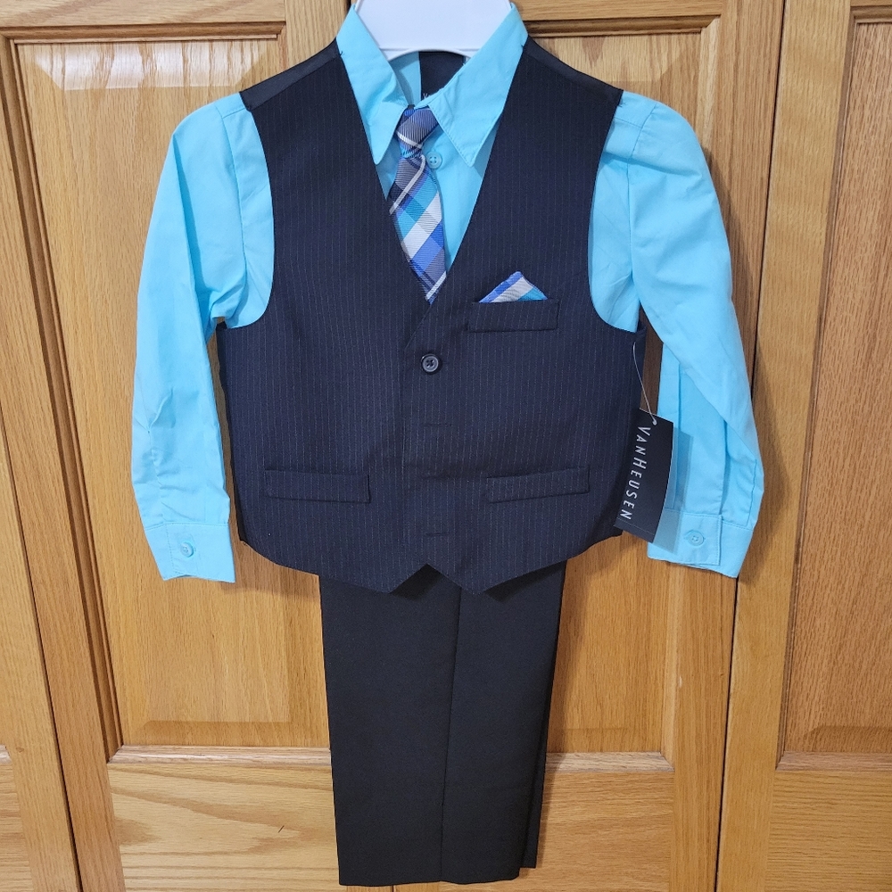NWT Van Heusen Boys 4 Piece